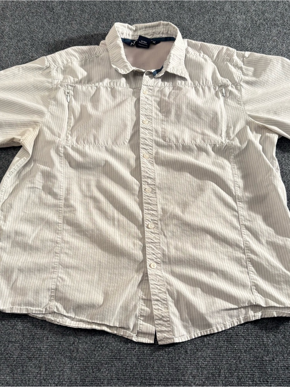 Arc’teryx Men’s Large Short Sleeve Hiking Shirt Zip Pockets Pinstripe